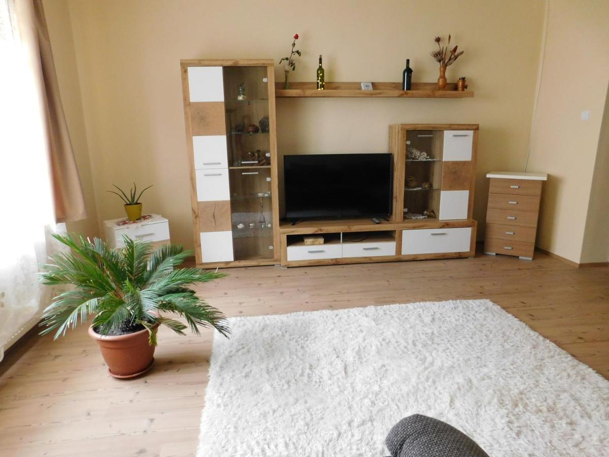 Apartmán Lovas Vendeghaz Obanya Exteriér fotografie