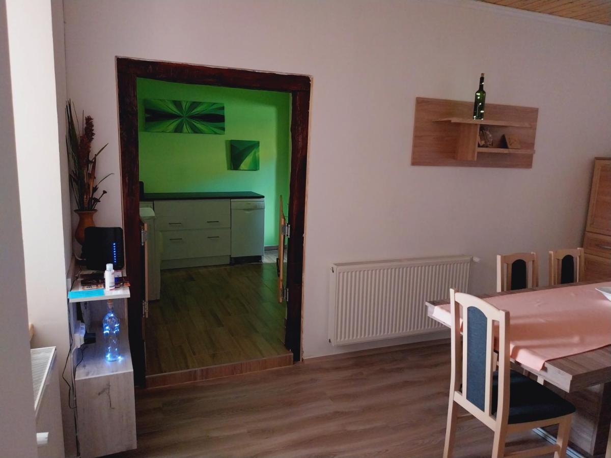 Apartmán Lovas Vendeghaz Obanya Exteriér fotografie